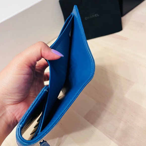 CHANEL Caviar Quilted Small Boy Flap Wallet - Picture 8 of 9